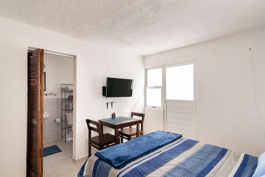 Micro Studio Perfect For Backpackers, Couples, 3 Min Drive To Playa El Nino Канкун Екстер'єр фото